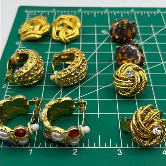Earring Lot 5 Pairs Chunky Earrings with Ornate Clip on Earrings Gold Tone - Picture 16 of 16